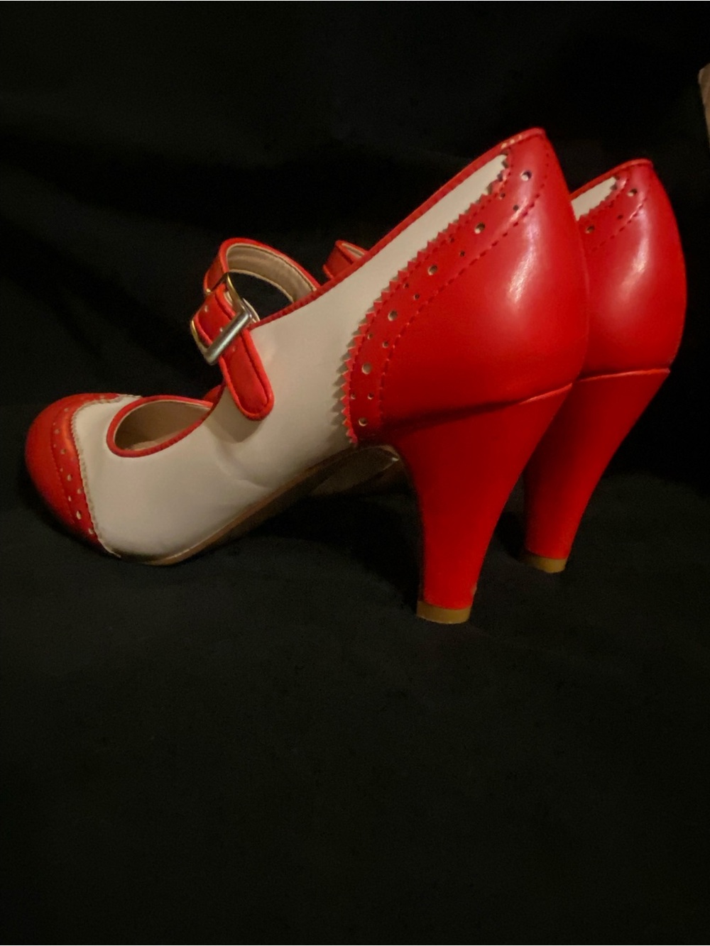 J. Adams Kym Mary Jane vegan pumps in red and cream, - Picture 3 of 8